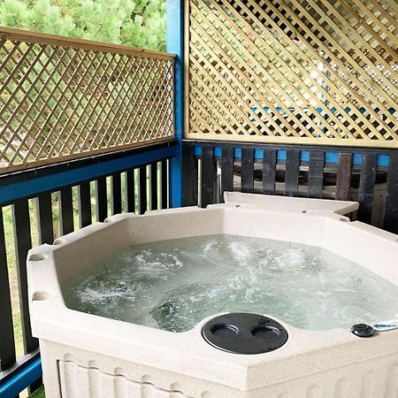 Rathlin Apartment - 2 Bedroom With Hot Tub Баликасъл Екстериор снимка